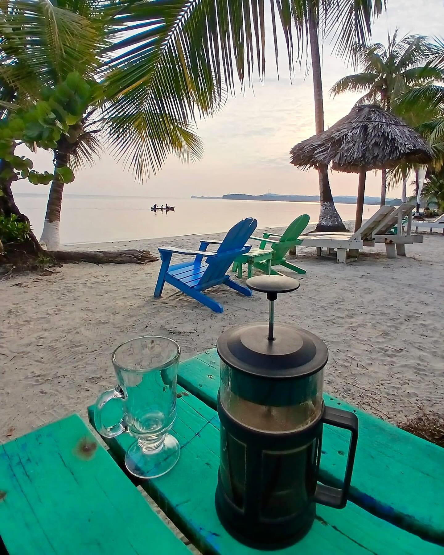Playa Blanca Livingston arena blanca mar turquesa