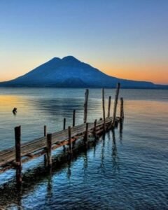 Atardecer en el tour lago de Atitlán 1 día, muelle de Panajachel
