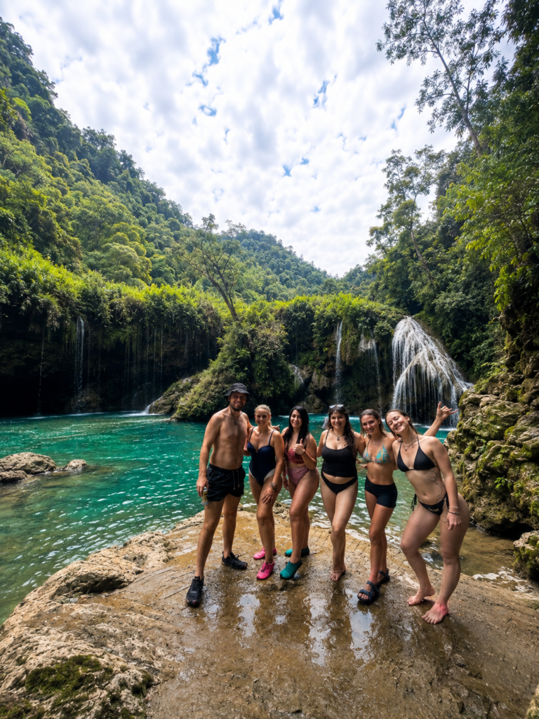 Pozas turquesa de Semuc Champey en Alta Verapaz, Guatemala